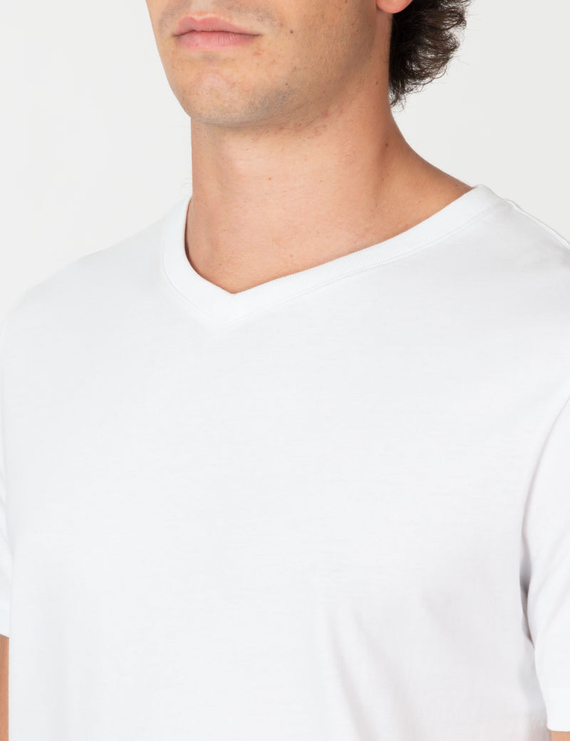 meravel simple comfortable Tee　White Reginald Vee Tee - White – Mr Simple